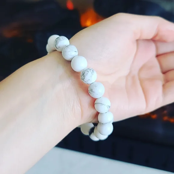Howlite bracelet - Picture 2 of 5